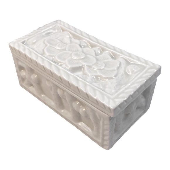 Kim Yikyung Hand-Painted Ceramic Container - Picture 8 of 9